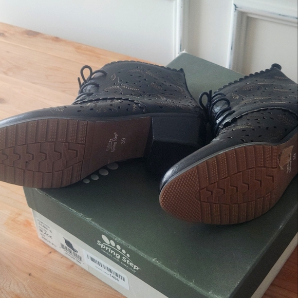 Black Leather Boots - Picture 3 of 4